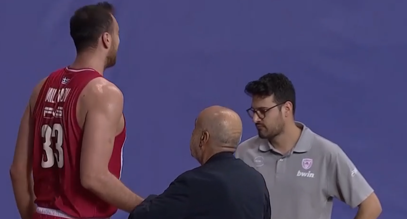 Ο Νίκολα Μιλουτίνοφ δέχεται ιατρική βοήθεια μετά τον τραυματισμό του / Screenshot