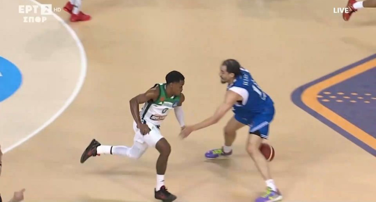 Ο Τι Τζέι Σορτς κάνει ποδία σε παίκτη του Ηρακλή / πηγή: Glomex