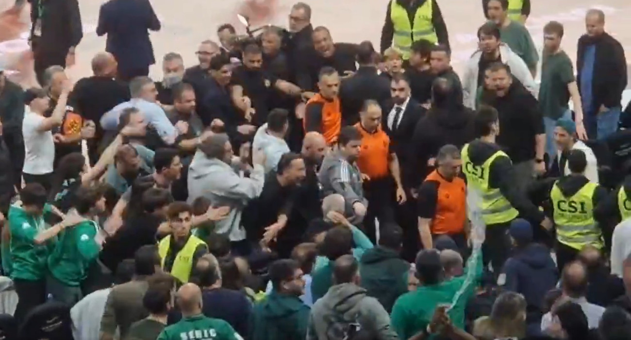 Στιγμιότυπο από την ένταση μετά τη λήξη της αναμέτρησης Παναθηναϊκός - Παρί / PrintScreen