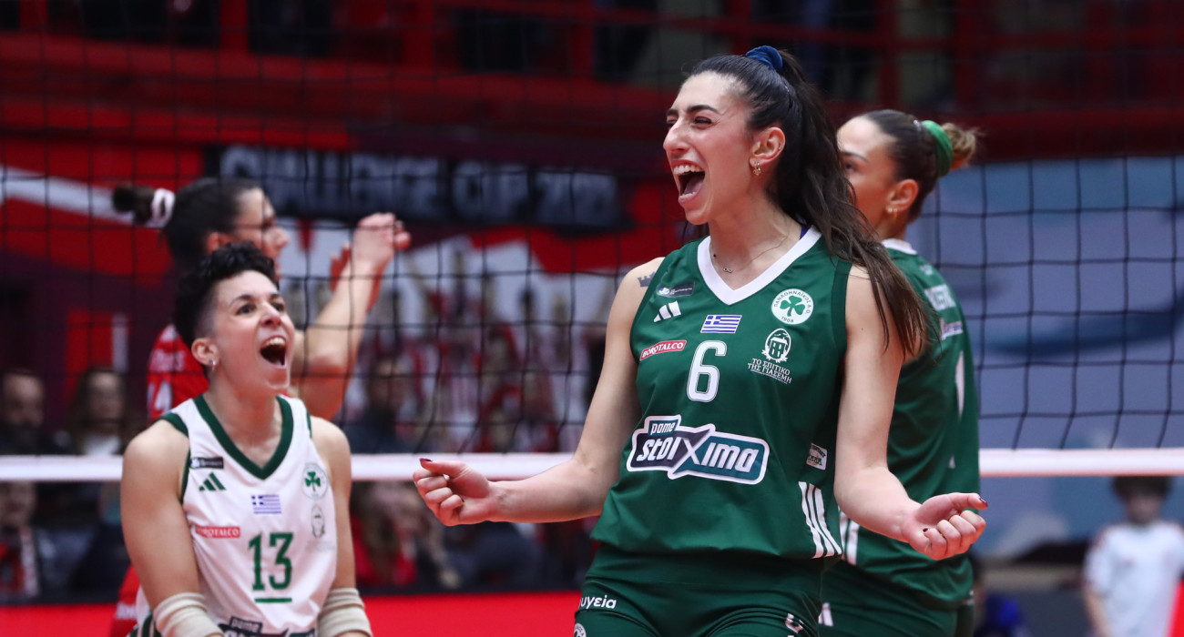 Η Όλγα Στράντζαλη κι η Πέννυ Ρόγκα πανηγυρίζουν σε αγώνα του Παναθηναϊκού / Πηγή: Intime