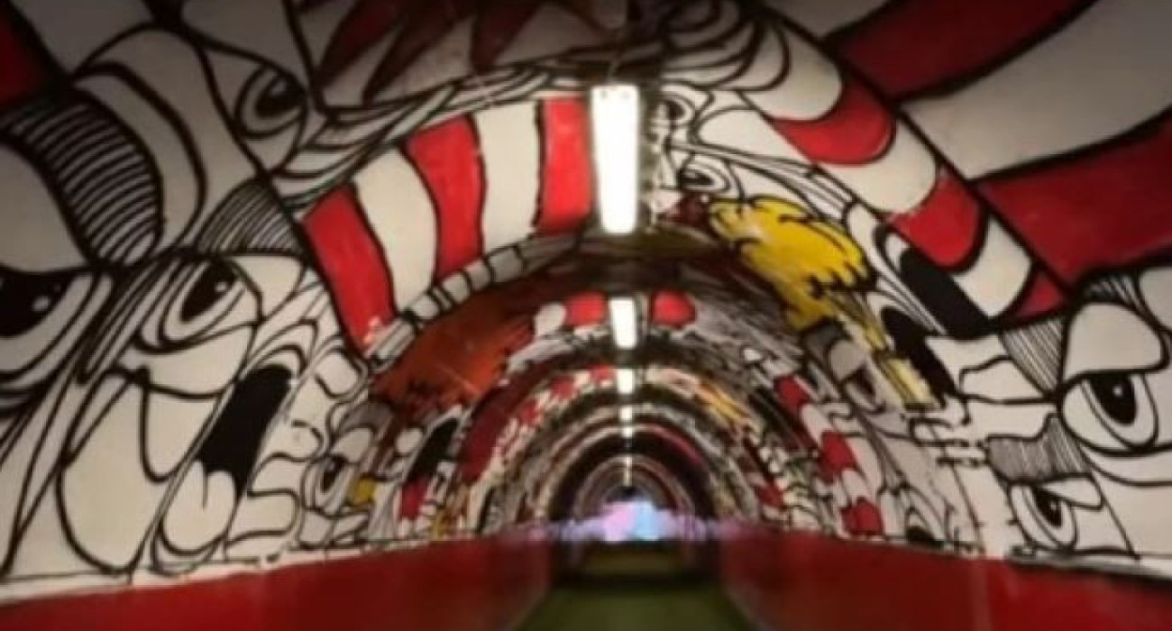 Το τούνελ που οδηγεί από τα αποδυτήρια στον αγωνιστικό χώρο του «Μαρακανά»/Screenshot