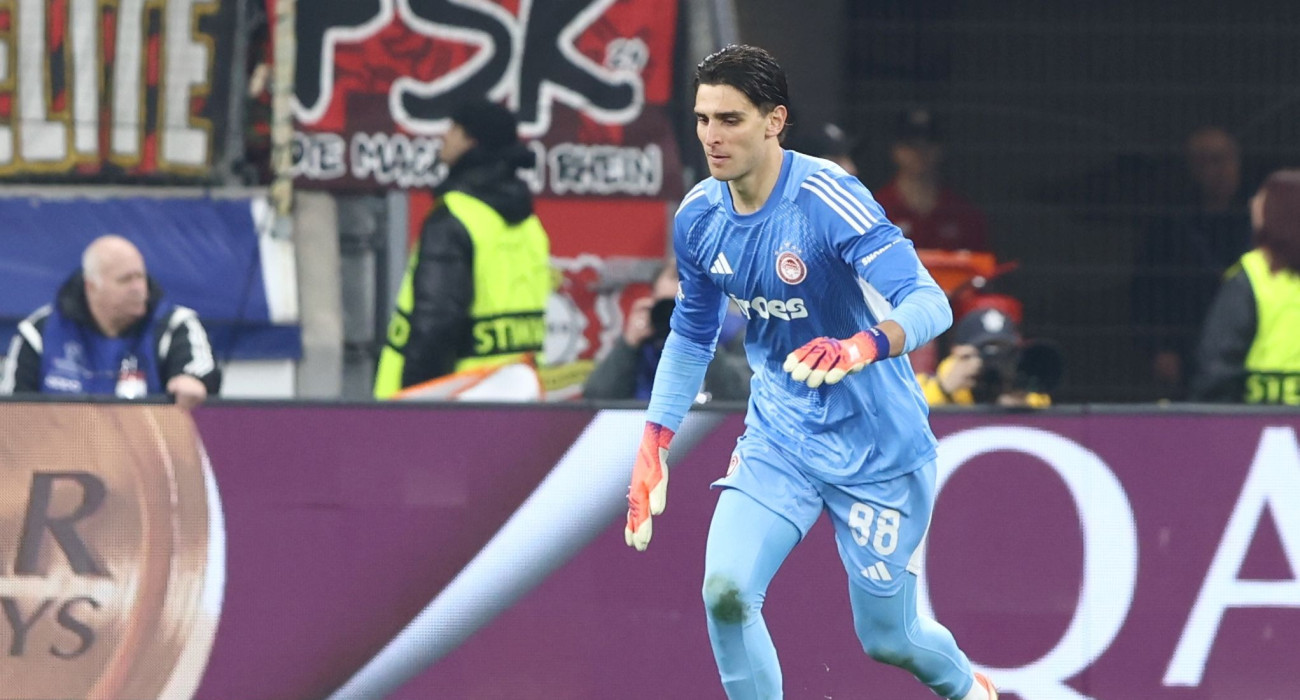 Ο Κωνσταντής Τζολάκης στο ματς με τη Λεβερκούζεν / Πηγή: Intime