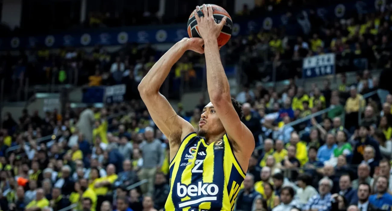 Η Φενέρμπαχτσε «πάτησε» και τη Μονακό και... αγκαλιάζει το πλεονέκτημα έδρας στα πλέι οφ