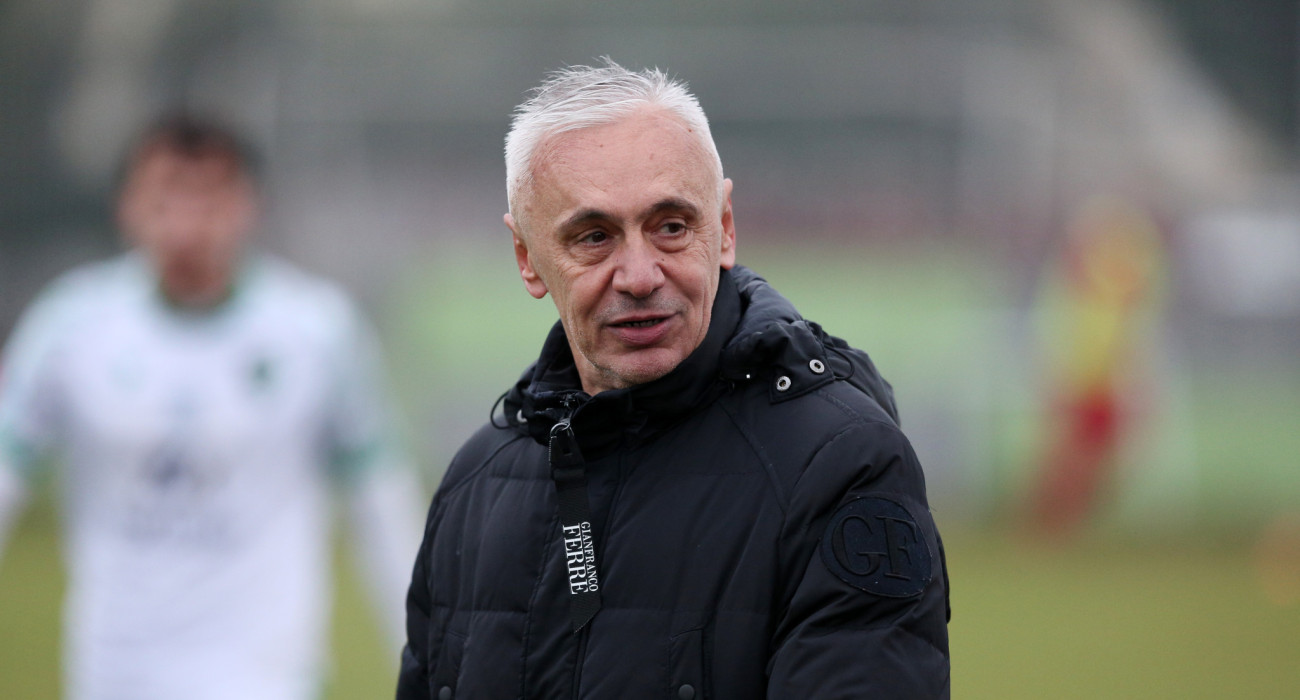 Ο Απόστολος Χαραλαμπίδης αποτελεί παρελθόν από τον πάγκο του Καμπανιακού / Πηγή: Intime