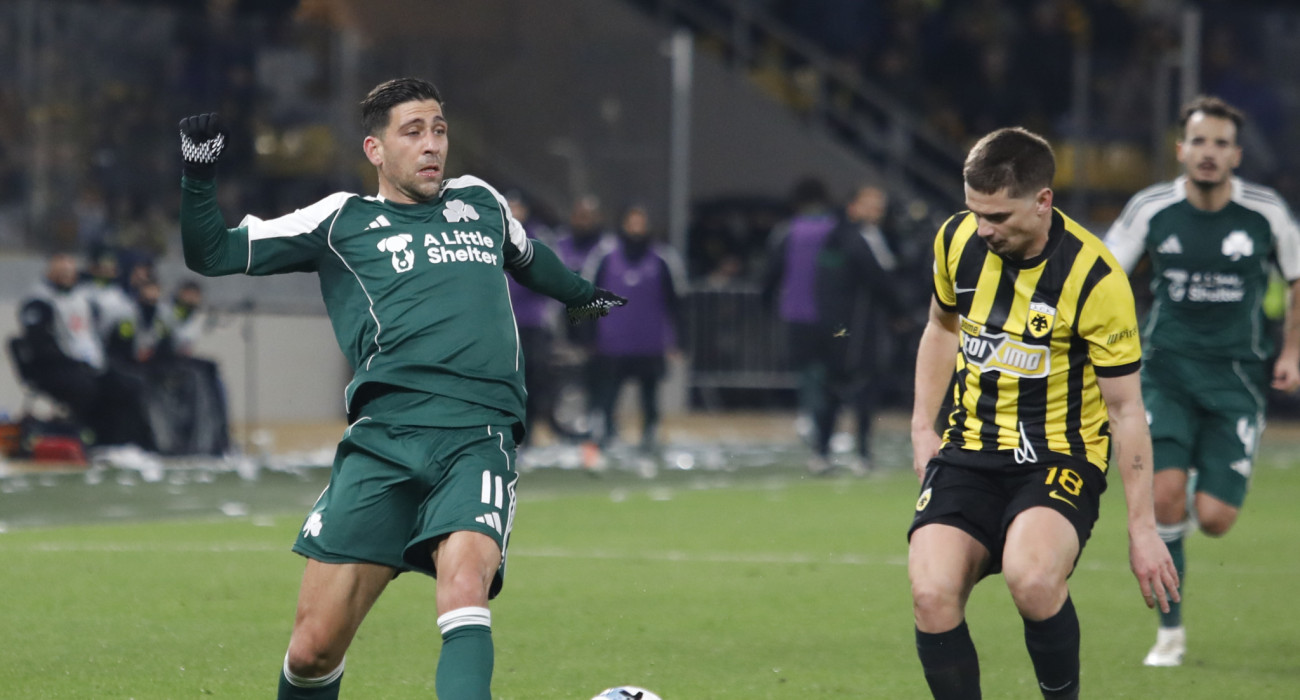 Τάσος Μπακασέτας και Ραζβάν Μαρίν στο ΑΕΚ-Παναθηναϊκός / Πηγή: Intime