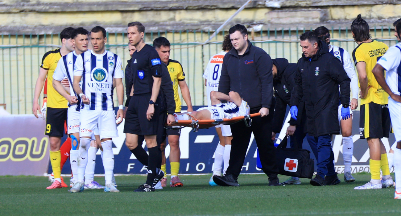Ο Παναγιωτίδης αποχώρησε τραυματίας από την αναμέτρηση με την Αναγέννηση Καρδίτσας / Πηγή: