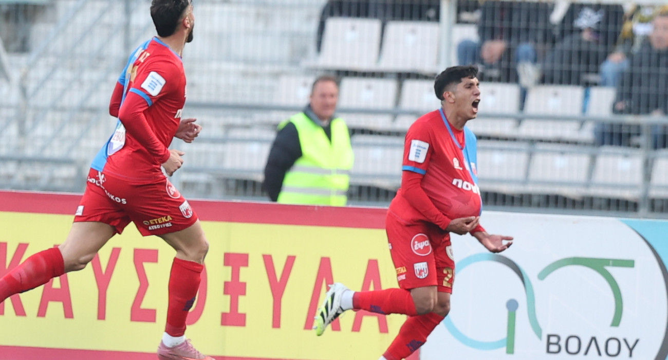 Ο Μαξιμιλιάνο Κόμπα πανηγυρίζει το γκολ που πέτυχε ο Βόλος ΝΠΣ κόντρα στην ΑΕΚ / Πηγή: Intime