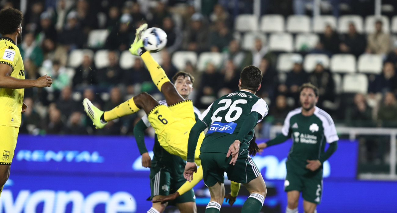 Ο Καντεβέρε πήγε να πετύχει το... γκολ της χρονιάς αλλά η μπάλα πήγε στο δοκάρι / Πηγή: InTime