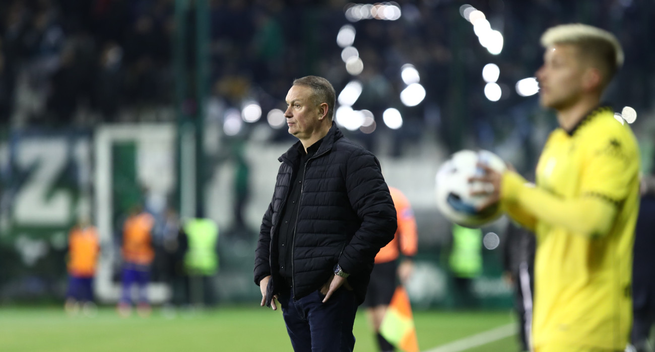 Ο Μιχάλης Γρηγορίου στον πάγκο του Άρη / Πηγή: Intime