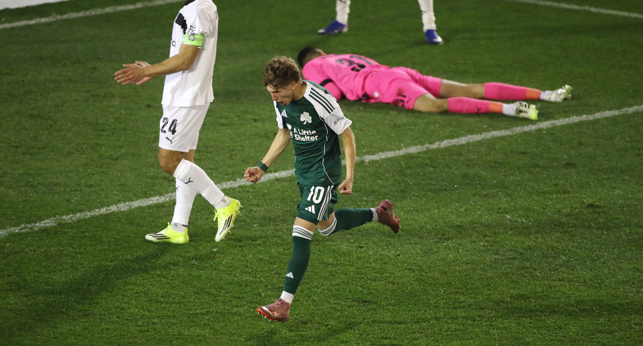 Ο Σαντίνο Αντίνο μόλις έχει πετύχει το παρθενικό του γκολ με τη φανέλα του Παναθηναϊκού / Πηγή: InTime