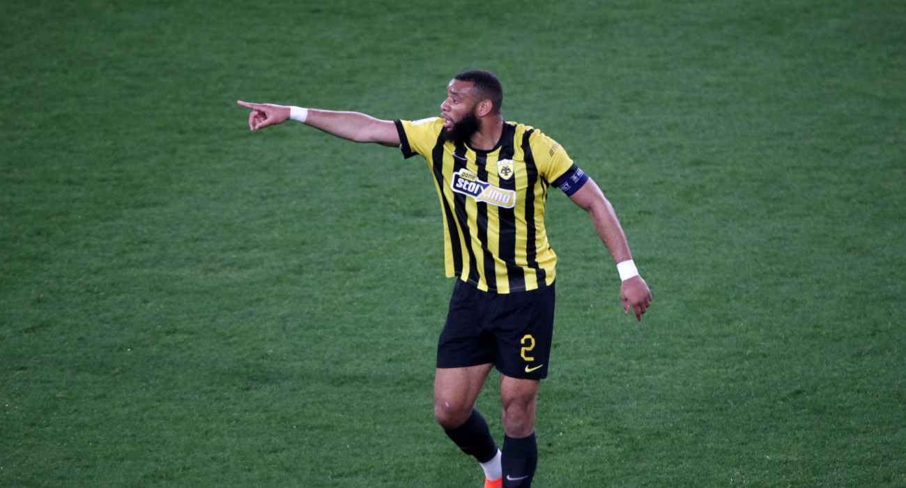 Ο Αρόλντ Μουκουντί στο ΑΕΚ-ΑΕΛ Novibet / Πηγή: Intime