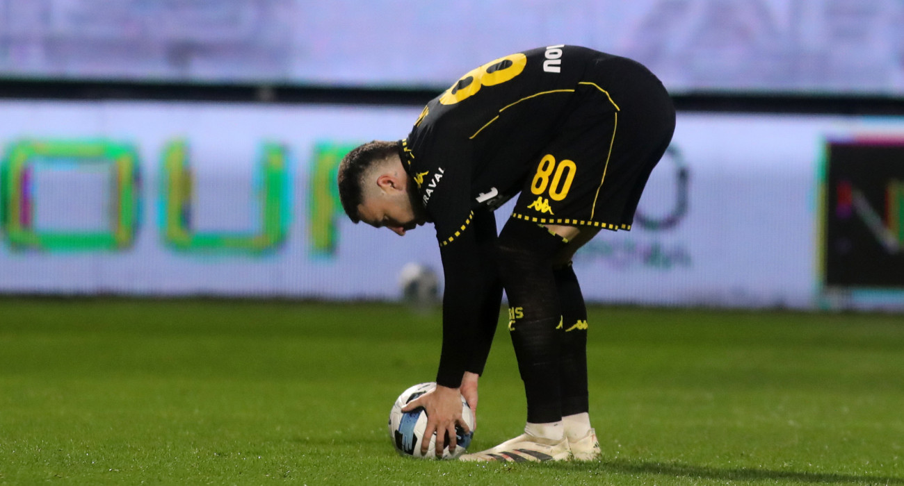 Ο Μορόν λίγο πριν εκτελέσειο το πέναλτι/Πηγή: intime