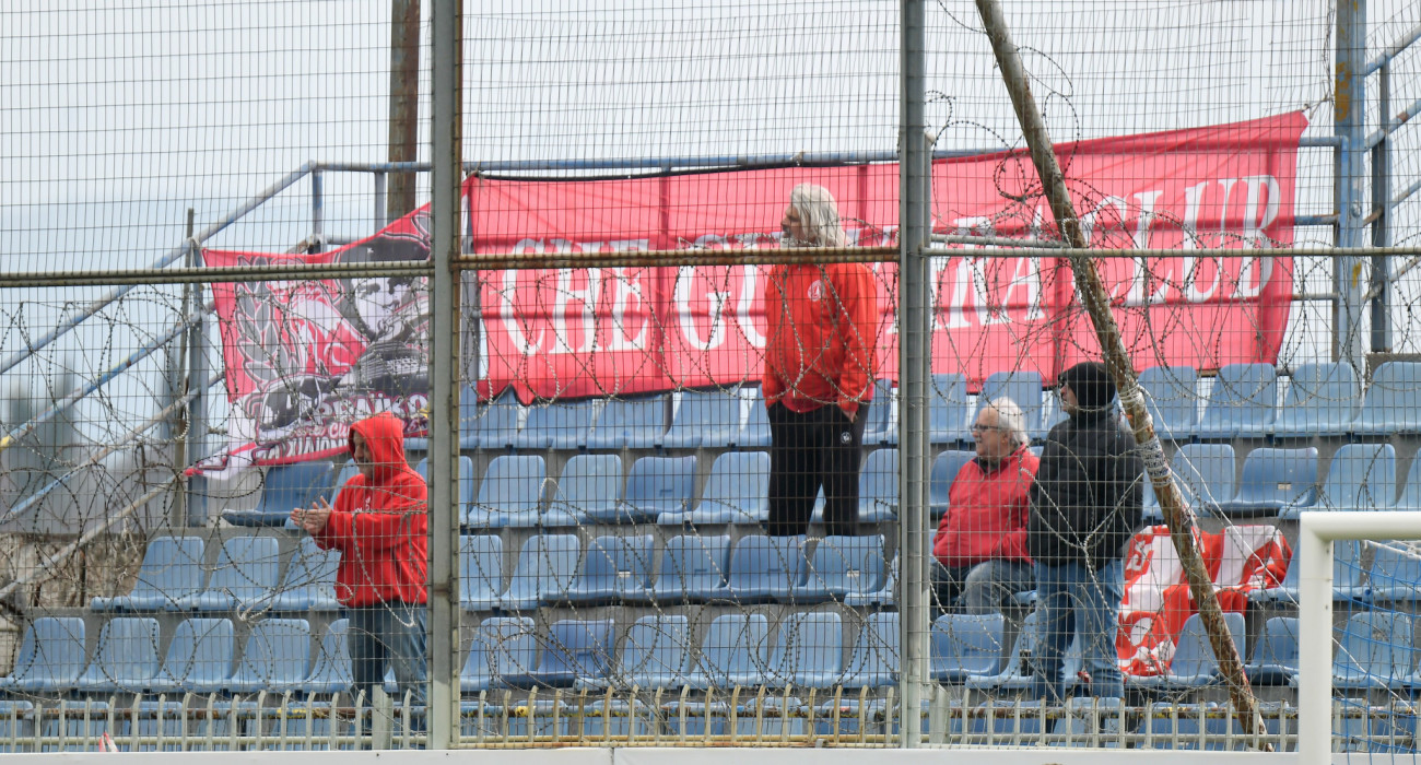 Οι 5 οπαδοί του Πανσερραϊκού που έκλεψαν την παράσταση στο «Θ. Κολοκοτρώνης» / Πηγή: InTime