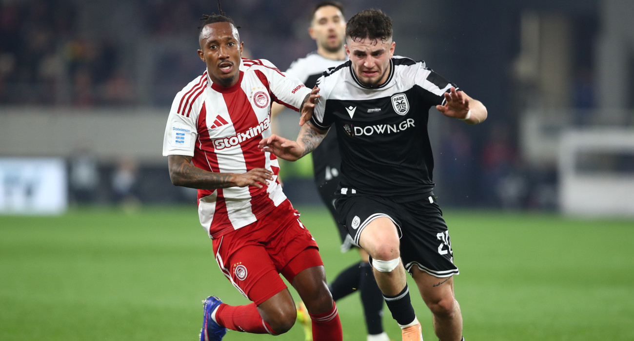 Ζέλσον Μάρτινς και Ζαφείρης στο ντέρμπι του Ολυμπιακοού με τον ΠΑΟΚ / Πηγή: Eurokinissi
