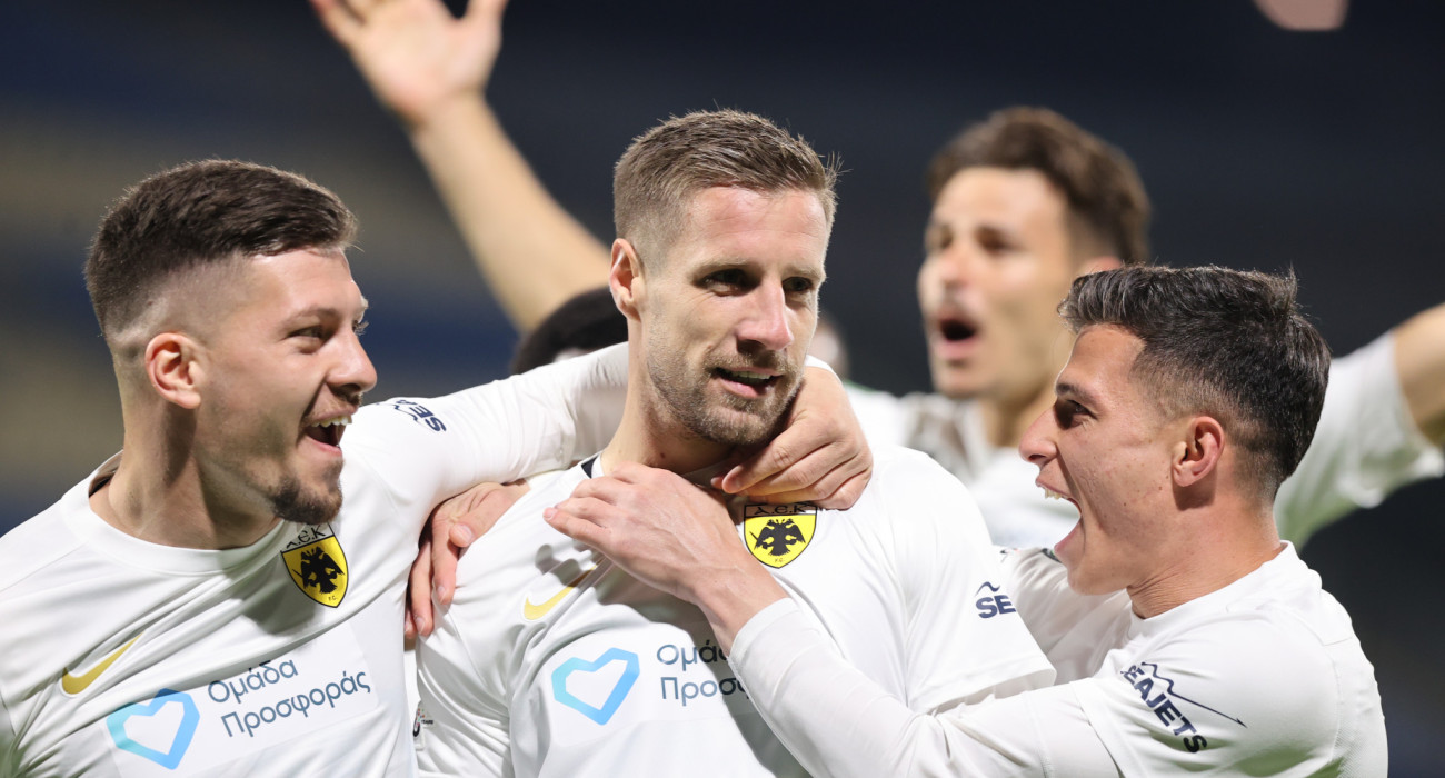 Ο Μπαρνάμπας Βάργκα πανηγυρίζει το 1-0 κόντρα στη Τσέλιε / Πηγή: Intime