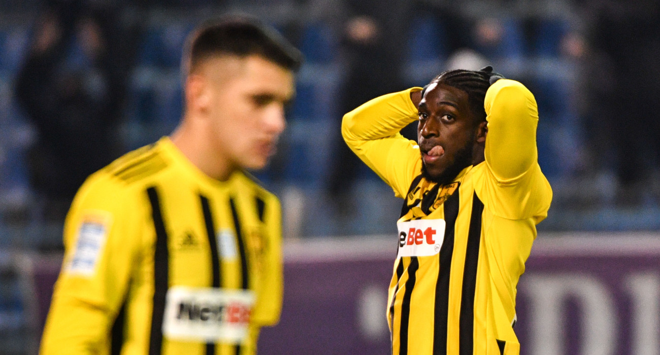 Ο Αμπουμπακάρ Καμαρά αστοχεί σε εκτέλεση πέναλτι με τη φανέλα του Άρη / Πηγή: Eurokinissi