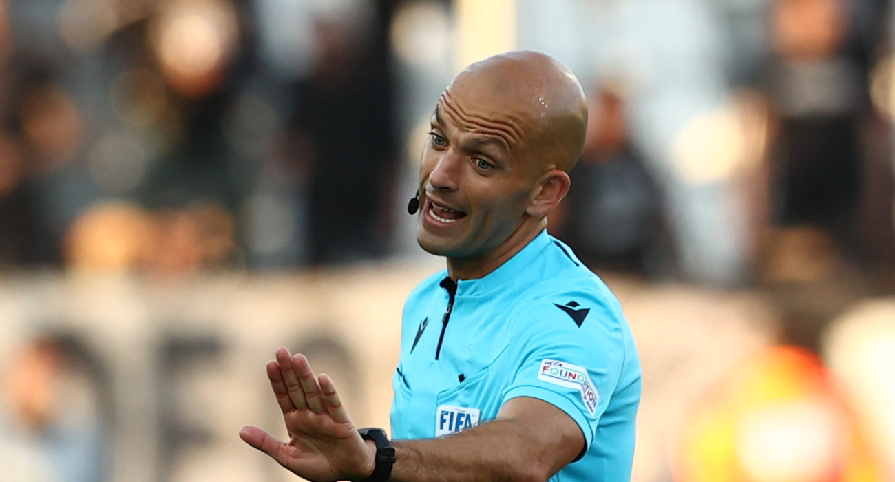 Ο διαιτητής Λουίς Γκοντίνιο / Πηγή: Eurokinissi