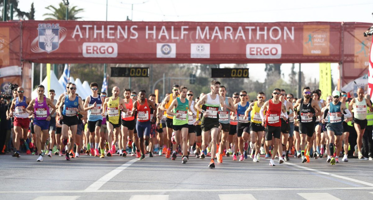 Η εκκίνηση στον ημιμαραθώνιο Αθήνας / Πηγή: Eurokinissi
