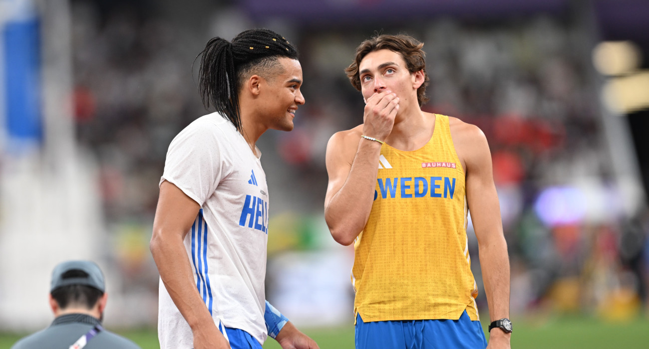 Ο Μόντο Ντουπλάντις και ο Εμμανουήλ Καραλής / Πηγή: Eurokinissi