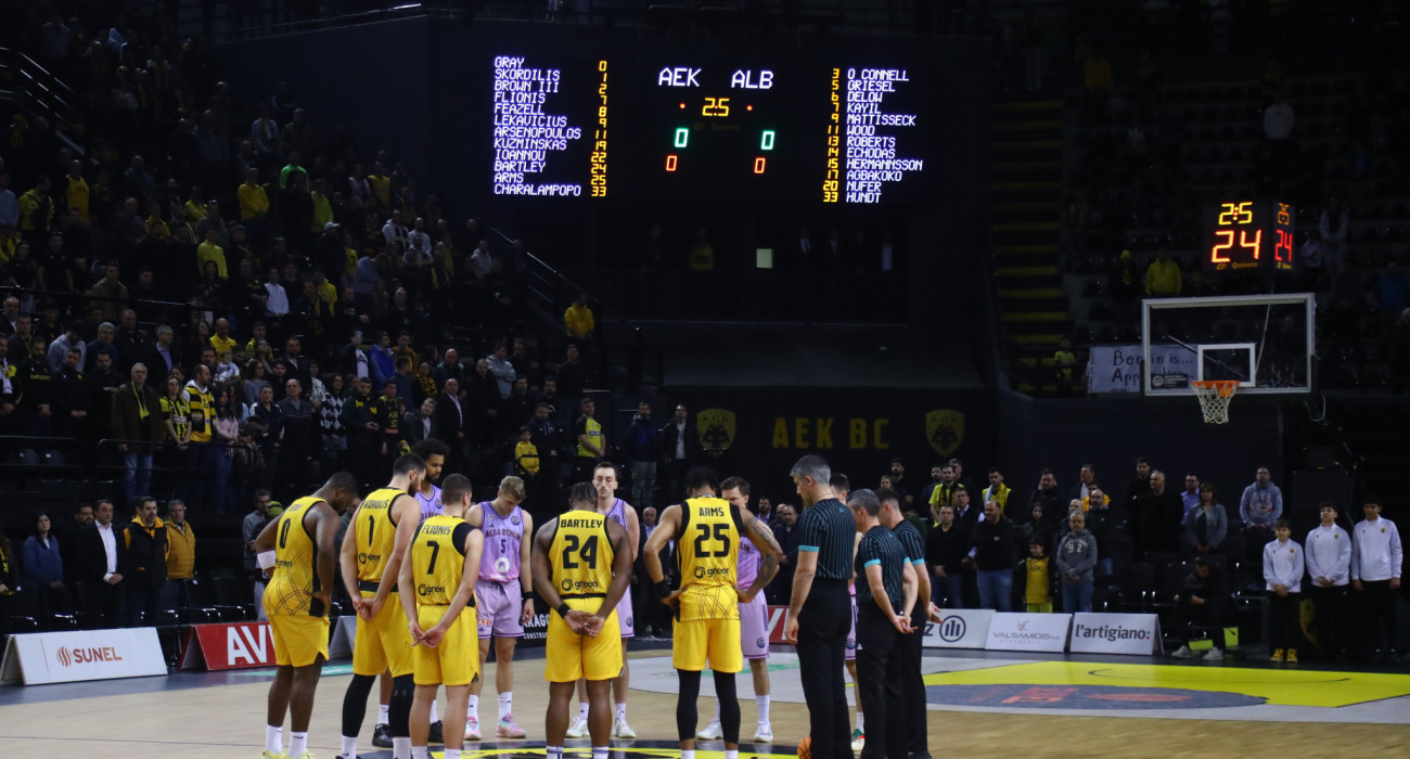 Γεμίζει η Sunel Arena για τη μεγάλη μάχη της ΑΕΚ, άνοιξε και το άνω διάζωμα/Πηγή: Eurokinissi