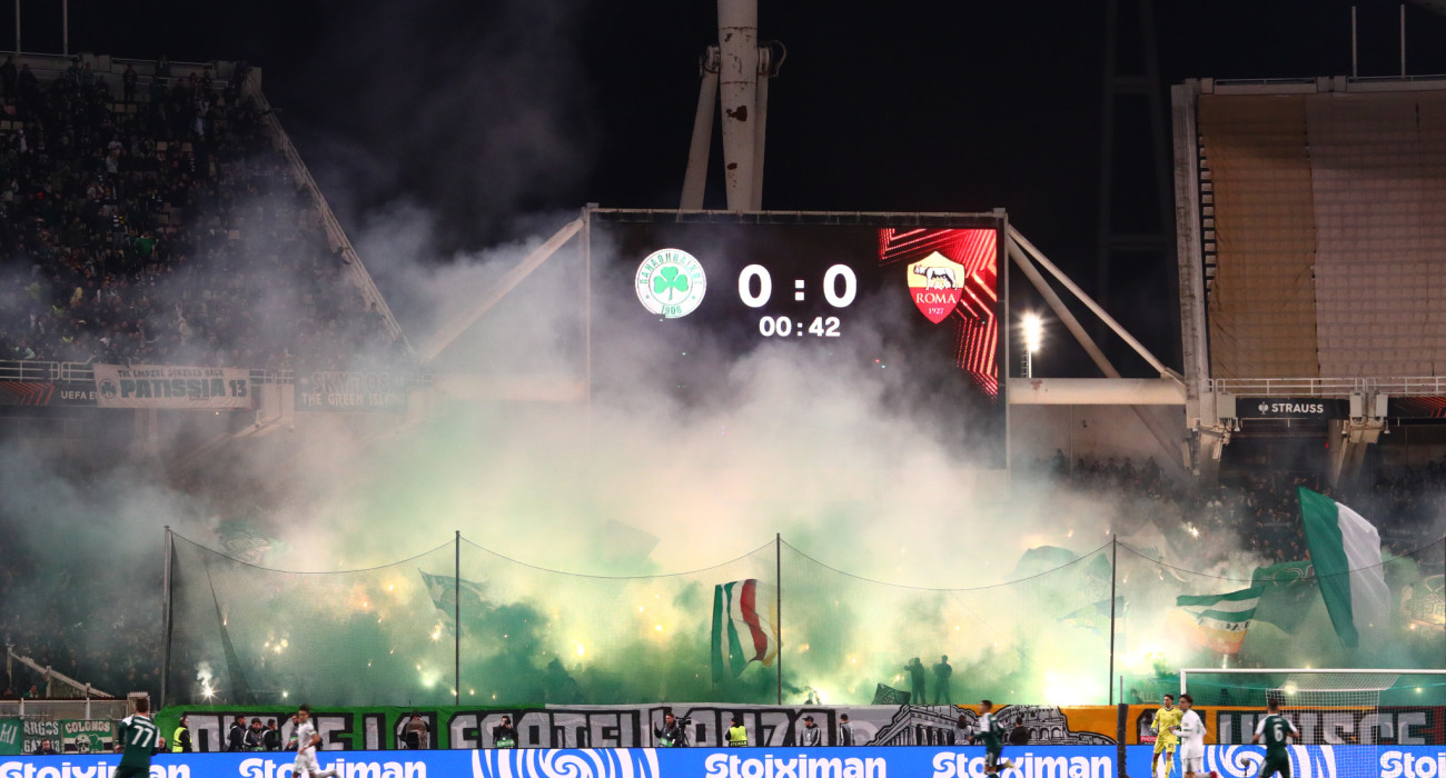 Η «καυτή» ατμόσφαιρα των φίλων του Παναθηναϊκού με τη Ρόμα / Πηγή: Eurokinissi