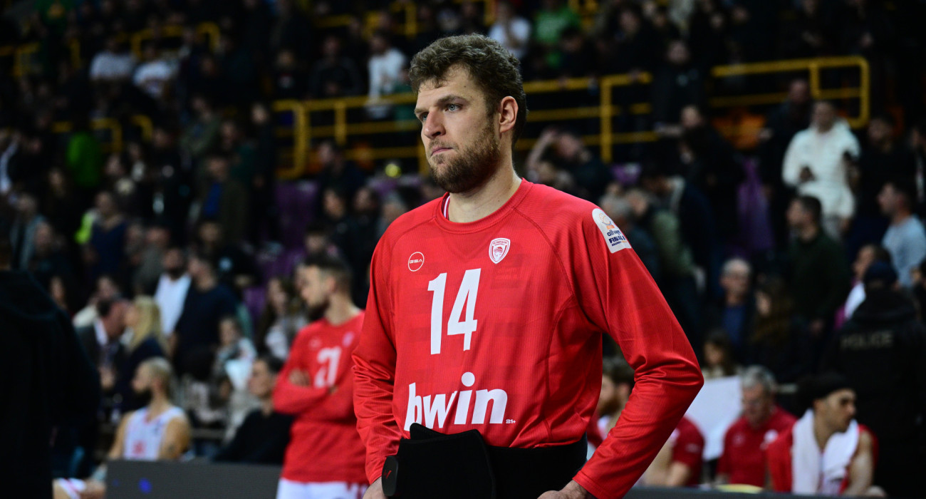 Ο Σάσα Βεζένκοφ δεν θα αγωνιστεί στο ματς του Ολυμπιακού με την Παρί/Πηγή: Eurokinissi