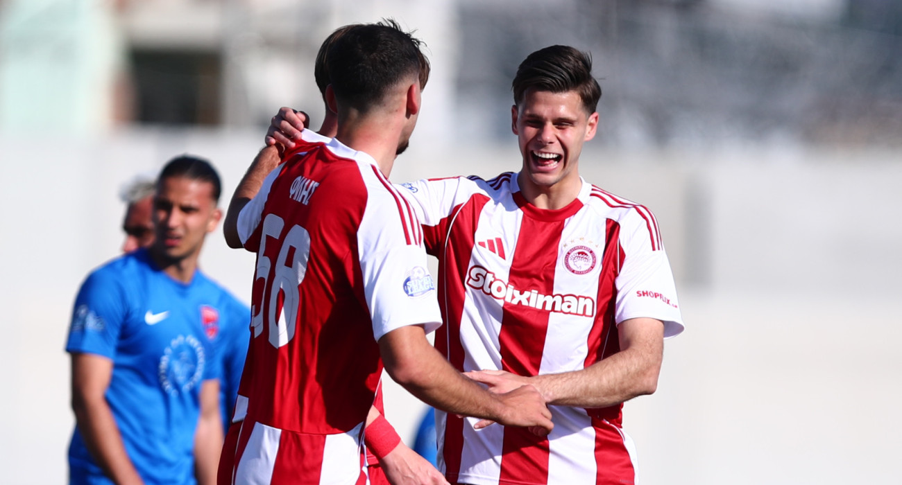 Οι ποδοσφαιριστές του Ολυμπιακού Β πανηγυρίζουν το γκολ κόντρα στον Πανιώνιο / Πηγή: Eurokinissi