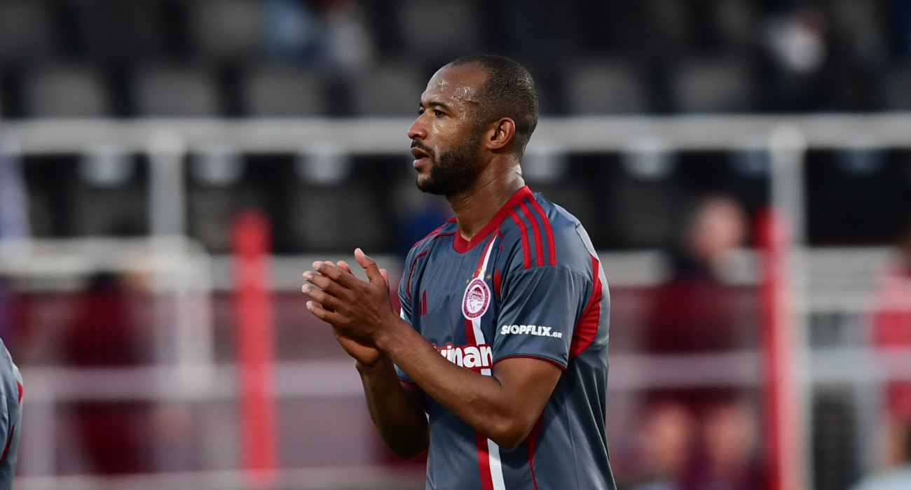 Ο Αγιούμπ Ελ Κααμπί, μετά την... παράσταση του στις Σέρρες / Πηγή: Eurokinissi