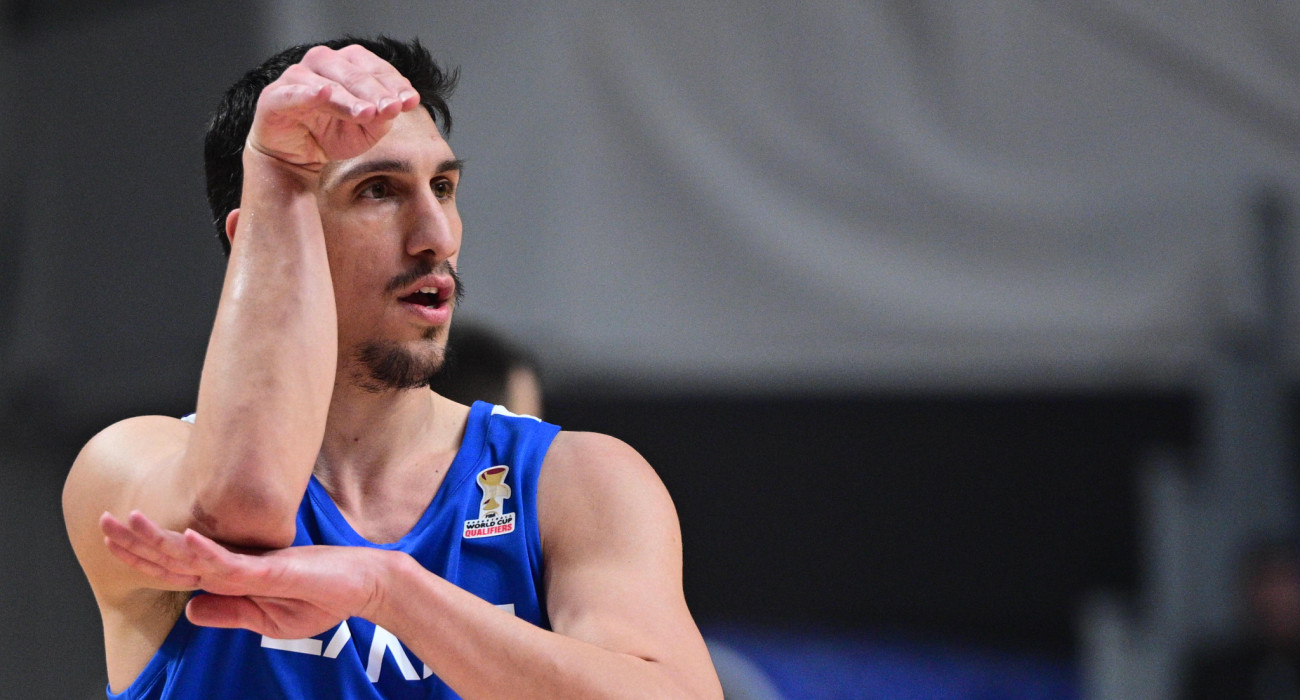 Ο Γιαννούλης Λαρεντζάκης στη νίκη της Εθνικής μας στο Μαυροβούνιο/ Πηγή: Eurokinissi