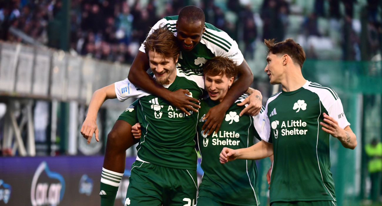 Ο Παναθηναϊκός κρατάει την τύχη στα... πόδια του / Πηγή: Eurokinissi