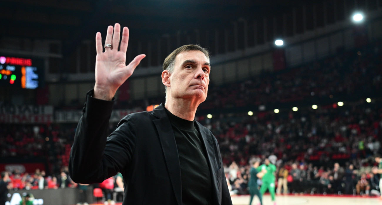 Η είσοδος του Γιώργου Μπαρτζώκα / πηγή: eurokinissi