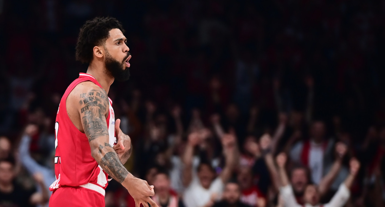 Ο Τάιλερ Ντόρσεϊ πανηγυρίζει με πάθος το τρίποντο που σημείωσε - Πηγή: Eurokinissi