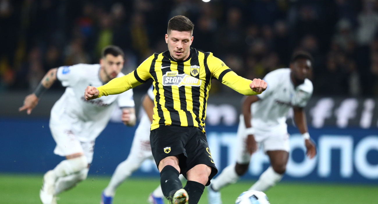 Το χαμένο πέναλτι του Γιόβιτς στο ΑΕΚ-ΑΕΛ Novibet / Πηγή: Eurokinissi