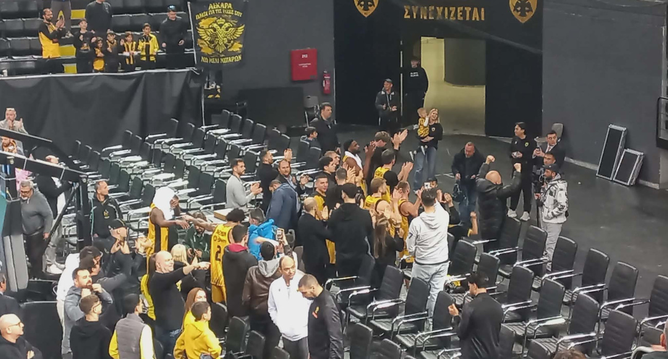 Ομάδα και κόσμος «ένα» στη SUNEL Arena μετά την άνετη νίκη της ΑΕΚ επί του Προμηθέα στην Πάτρα