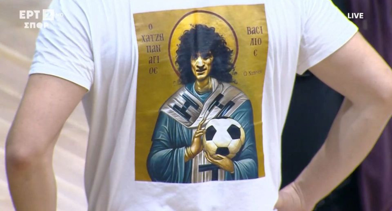 Το τρομερό μπλουζάκι φίλου του Ηρακλή με τη μορφή του Βασίλη Χατζηπαναγή/printscreen