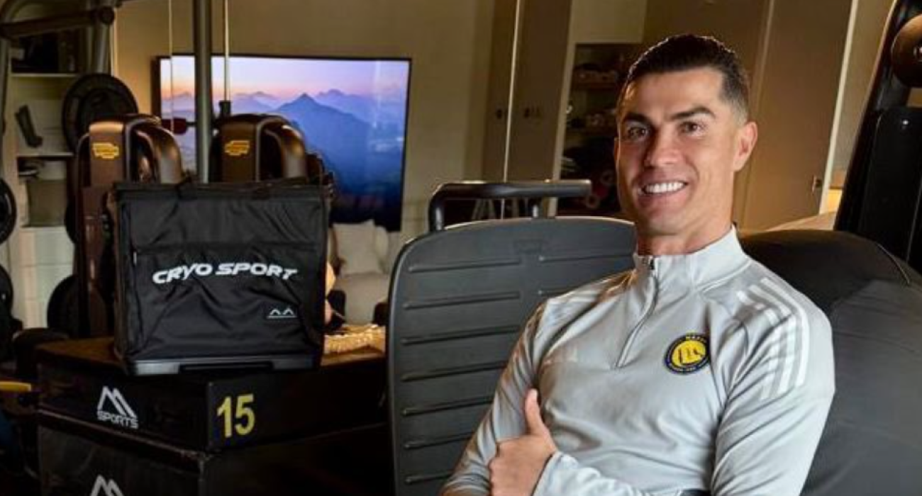 Ο Κριστιάνο Ρονάλντο με το μηχάνημα αποθεραπείας / Πηγή: Twitter Cristiano Ronaldo