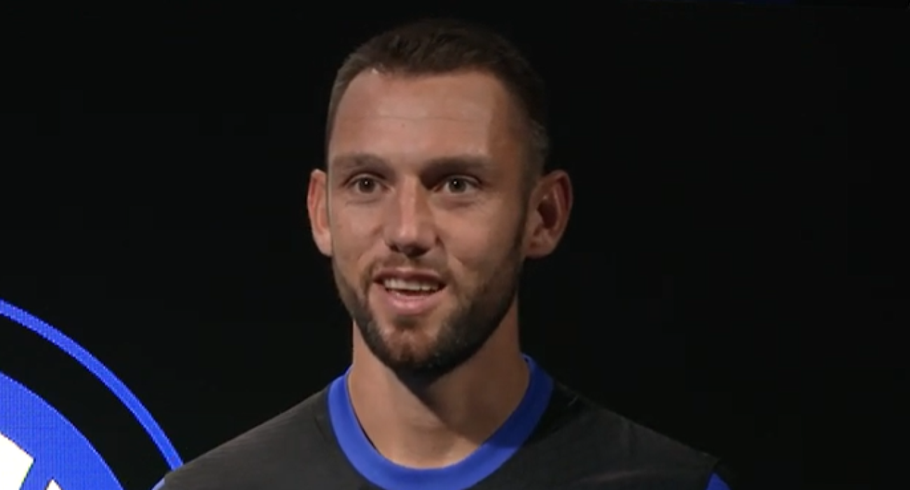 Ο Στέφαν Ντε Φράι σε συνέντευξή του πριν την έναρξη της σεζόν 2023/24 / Screenshot