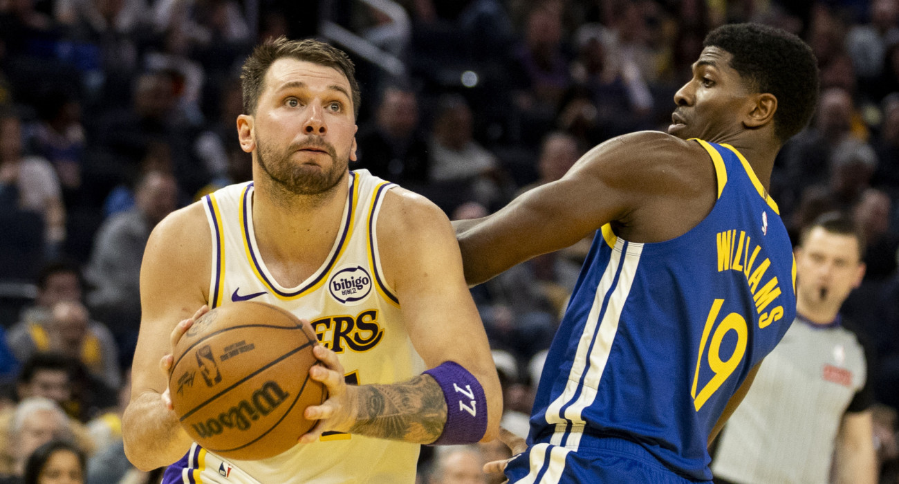 Ο Λούκα Ντόντσιτς ήταν πρώτος σκόρερ των Λέικερς κόντρα στους Γουόριορς/Photo by Stephen Lam/San Francisco Chronicle via Getty Images