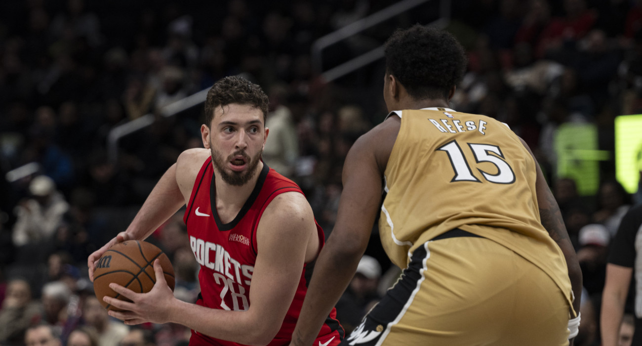 Ο Αλπερέν Σενγκούν ήταν πρώτος σκόρερ των Ρόκετς απέναντι στους Γουίζαρντς/Photo by Celal Gunes/Anadolu via Getty Images