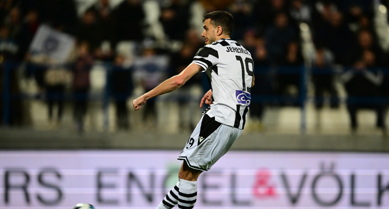 Ο Αλεξάντερ Γερεμέγεφ σημειώνει και δεύτερο προσωπικό τέρμα με πέναλτι κόντρα στην Κηφισιά / Πηγή: Eurokinissi