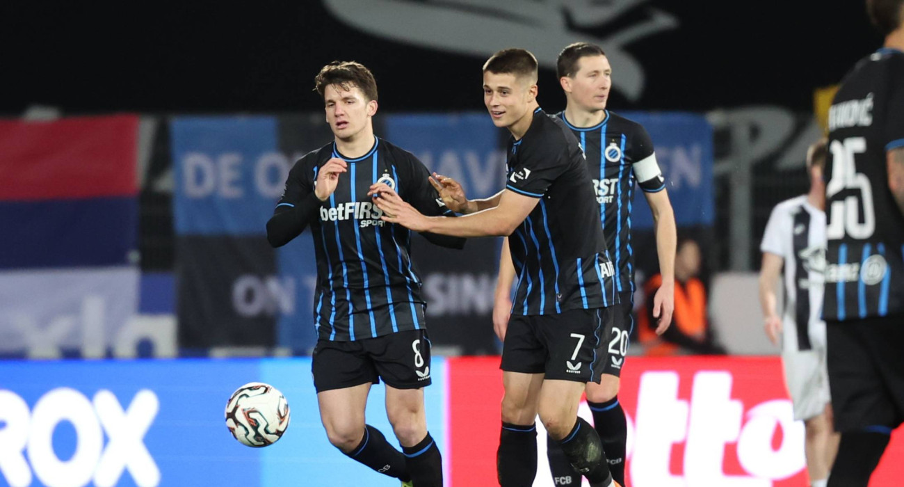 O Χρήστος Τζόλης πανηγυρίζει το γκολ της Μπριζ κόντρα στη Σαρλερουά / Πηγή: Imago