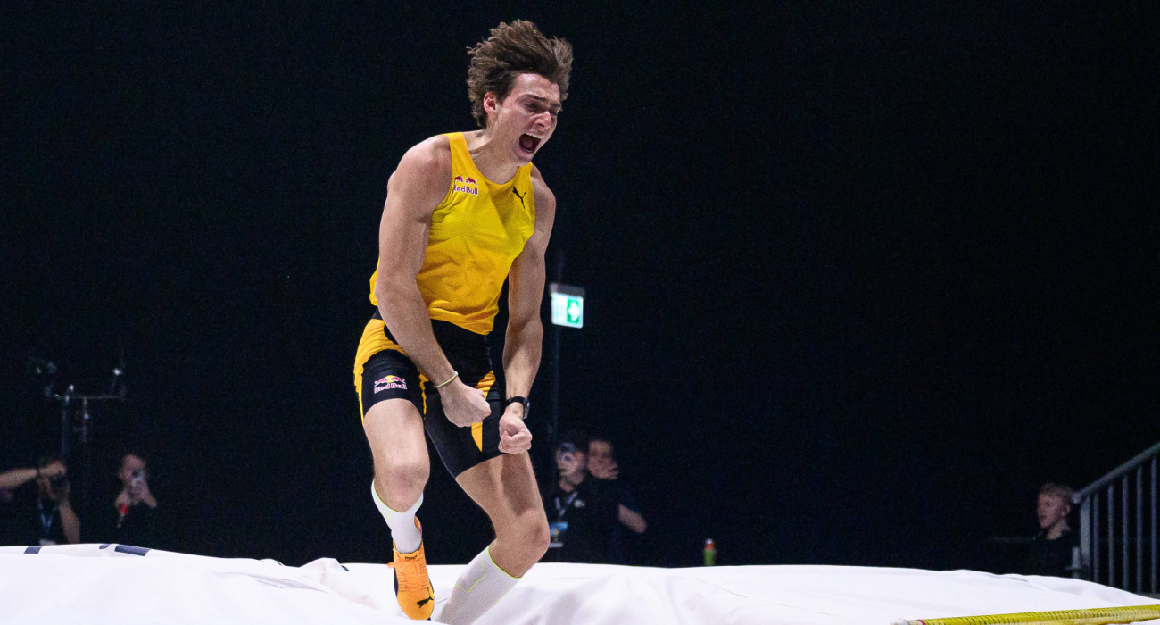 Ο Μόντο Ντουπλάντις πανηγυρίζει το παγκόσμιο ρεκ΄ρο του / Πηγή: IMAGO / Bildbyran