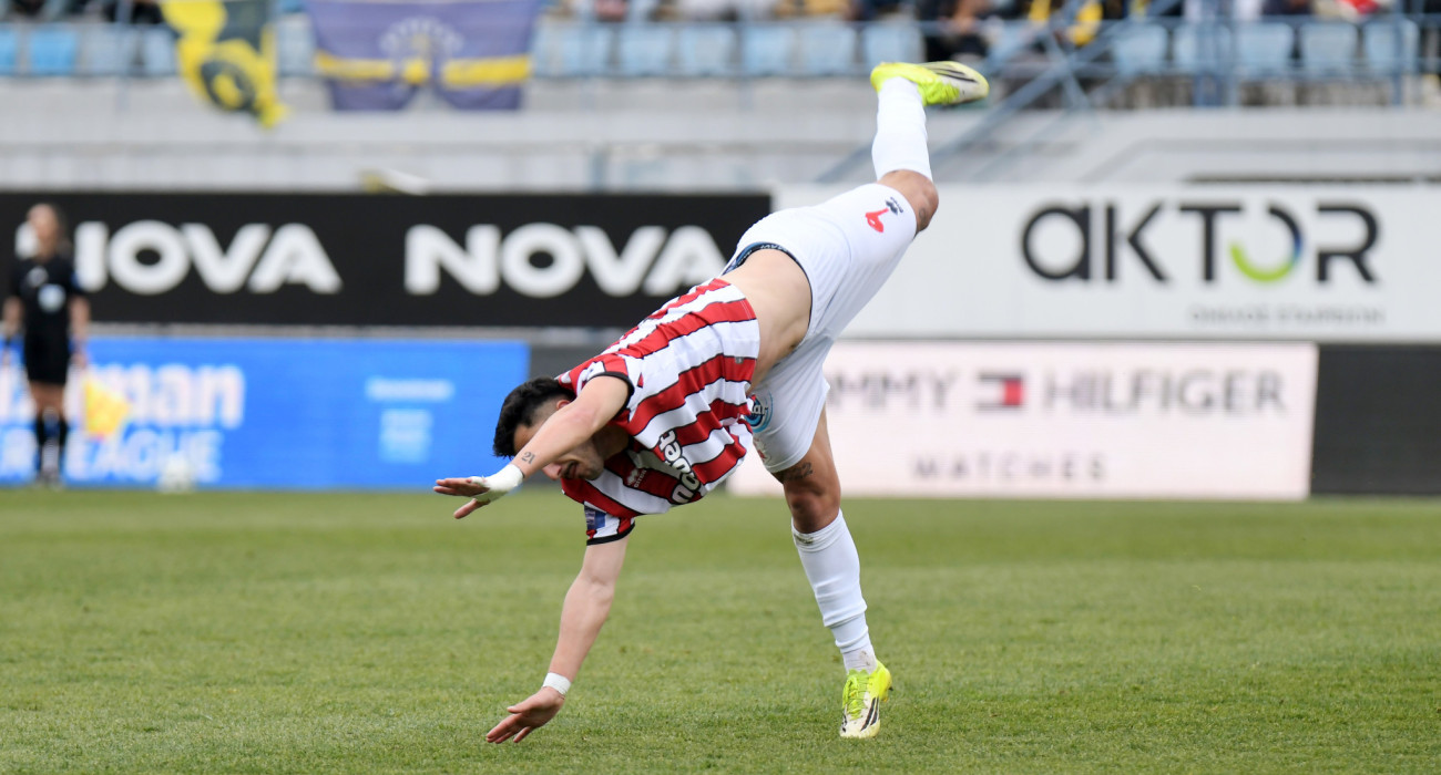 Ο Αντρέι Ίβαν πέτυχε ένα καταπληκτικό γκολ και χάρισε τη νίκη στον Πανσερραϊκό / Πηγή: Intime