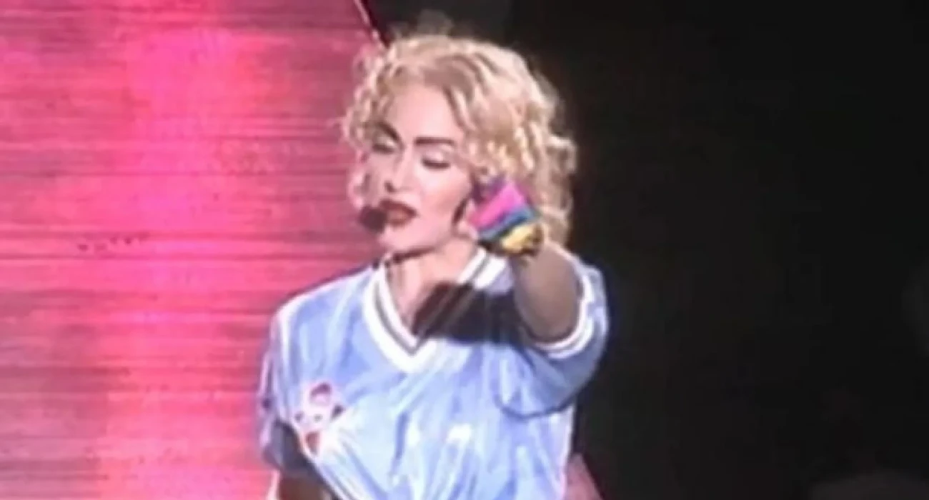 Η Μαντόνα στη συναυλία της στο γήπεδο της Θέλτα το 1990 / Screenshot