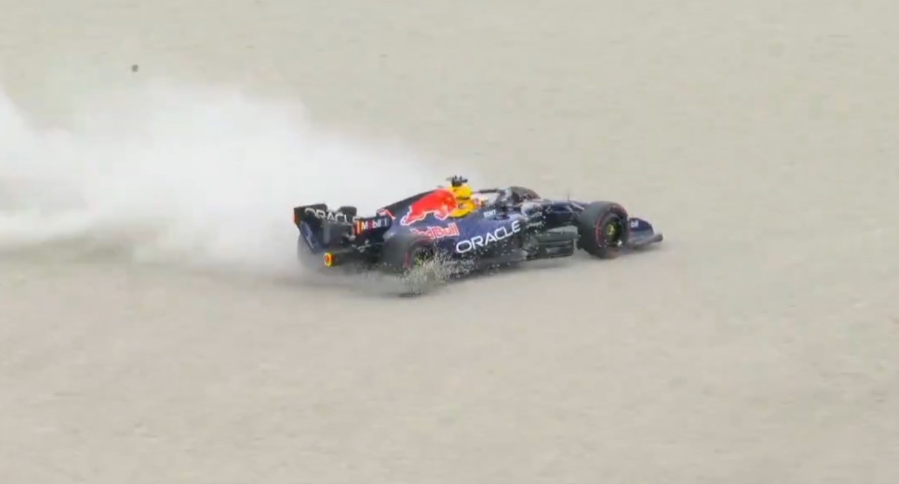 Η στιγμή που το μονοθέσιο του Μαξ Φερστάπεν βγαίνει εκτός πίστας / Screenshot