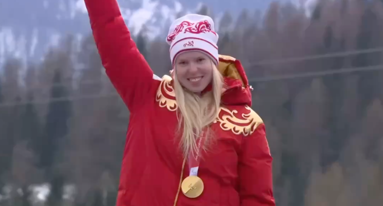 Η Ρωσίδα Βαρβάρα Βοροντσιχίνα με το χρυσό Παρολυμπιακό μετάλλιο / Screenshot