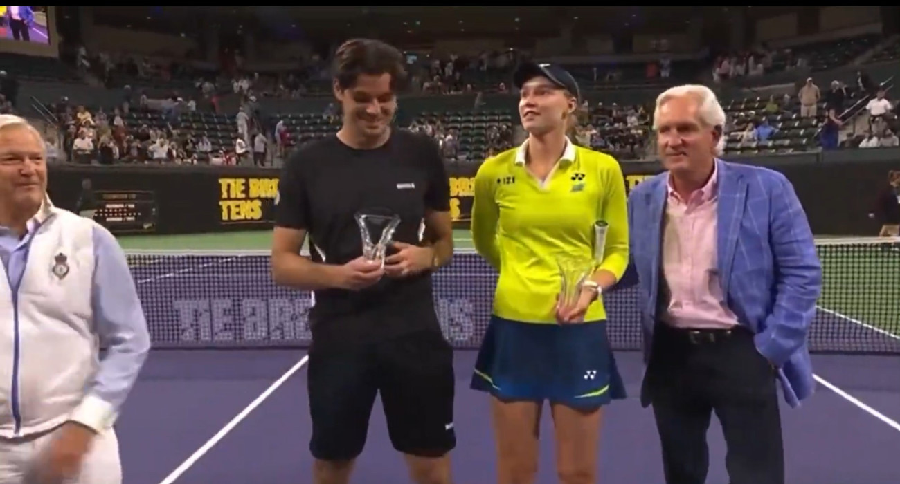 Η στιγμή που η Ριμπάκινα απομακρύνει το χέρι του Ντέιβιντ Ρένκερ / Screenshot