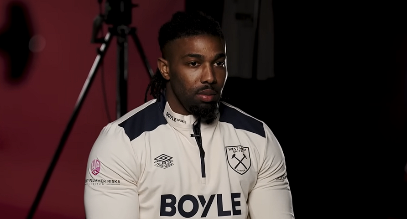 Ο Αντάμα Τραορέ κατά την παρουσίαση του στην Γουέστ Χαμ / Screenshot