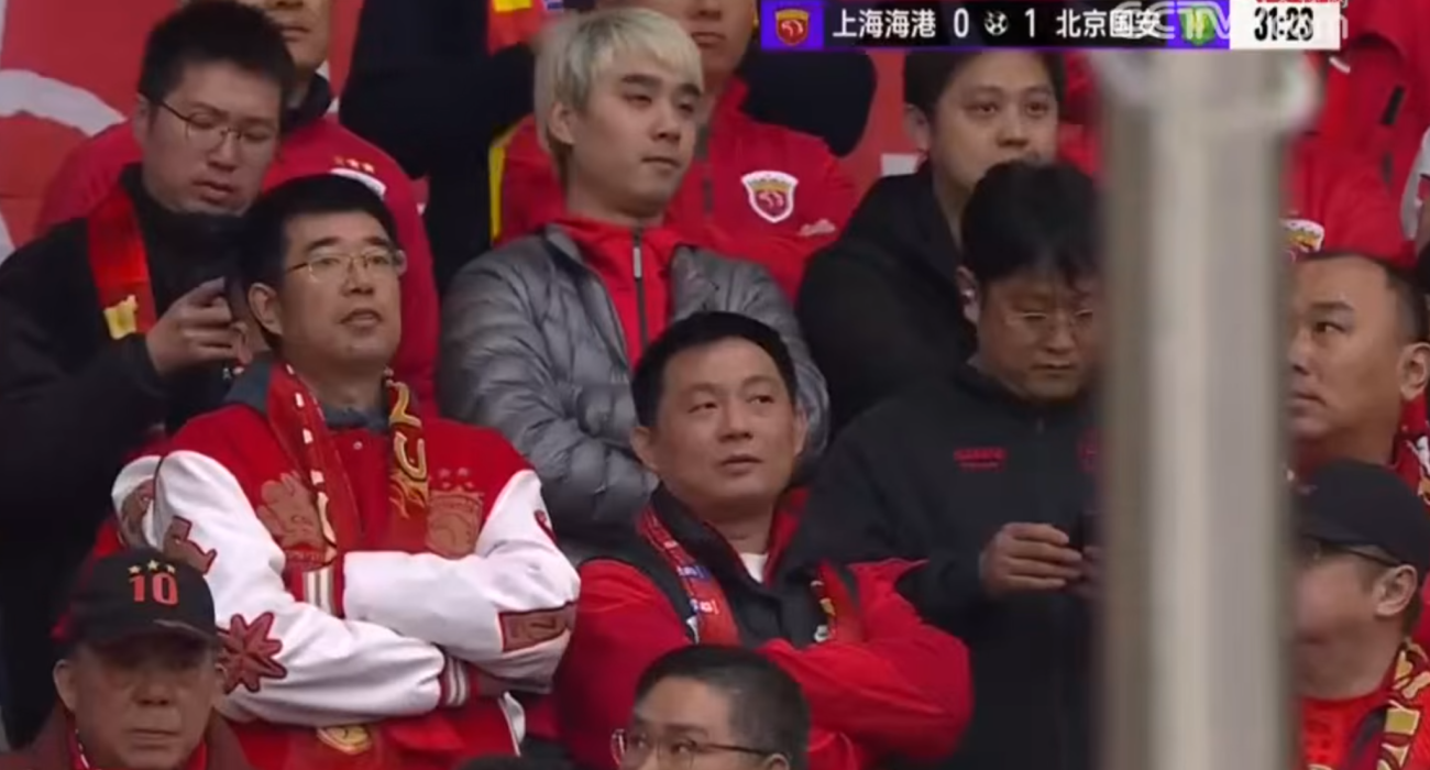 Οπαδοί σε αγώνα πρωταθλήματος στην Κίνα / Screenshot