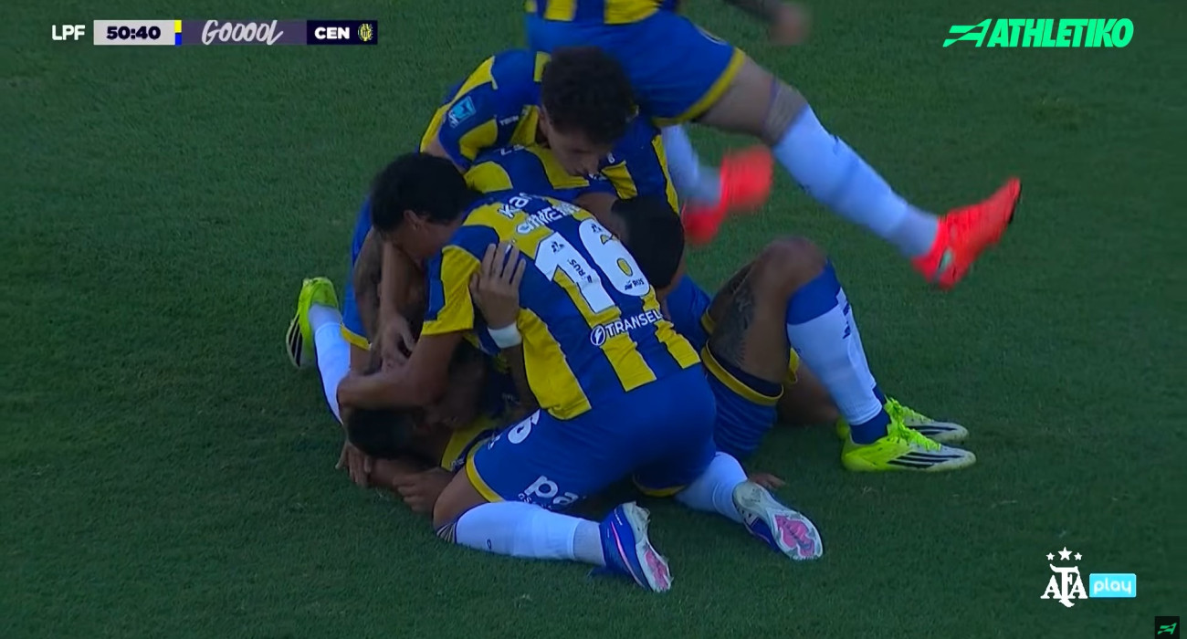 Οι παίκτες της Ροζάριο Σεντράλ πανηγυρίζουν / Screenshot